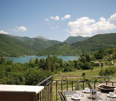 Tassido Coda Resort Scanno Bilik gambar